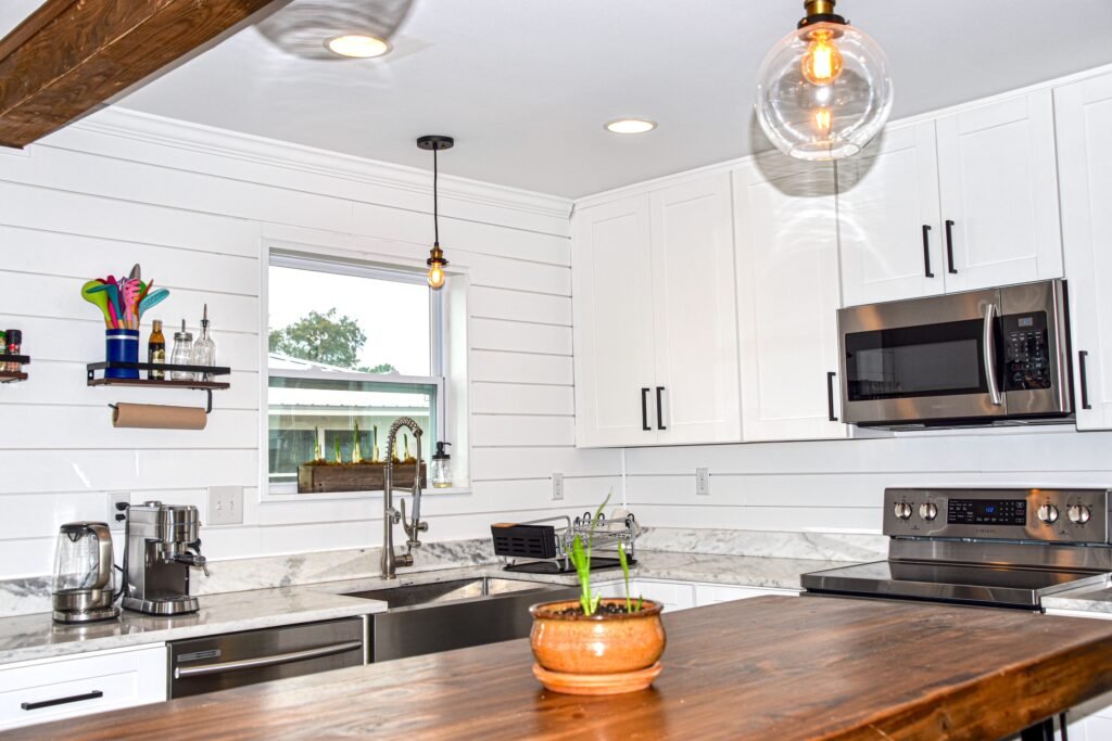 Waterfront Paradise kitchen