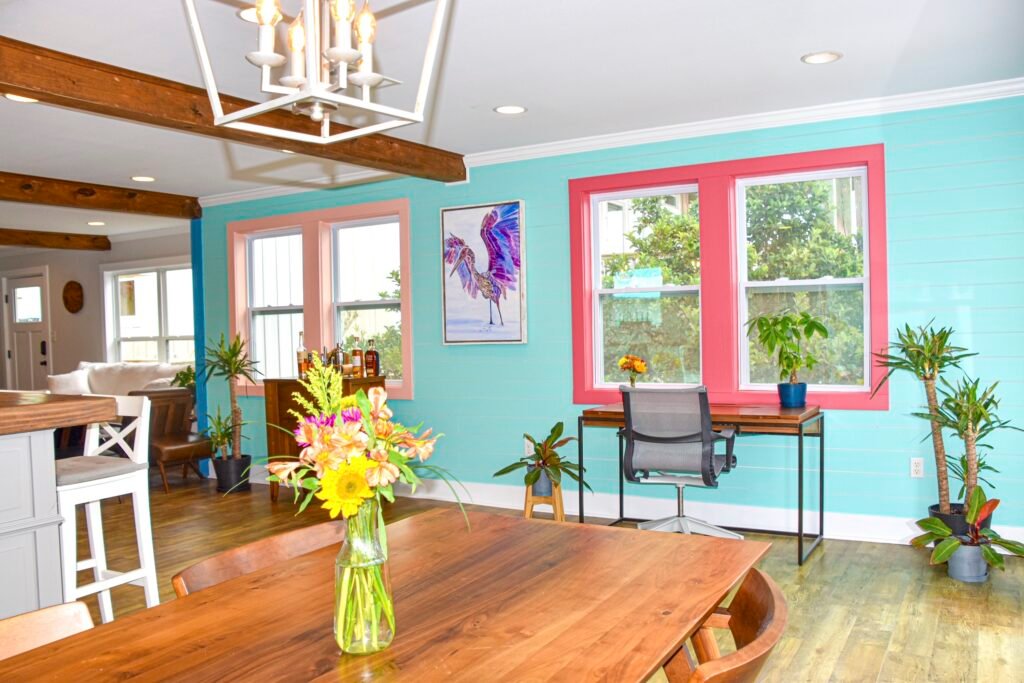 Waterfront Paradise dining and workstation