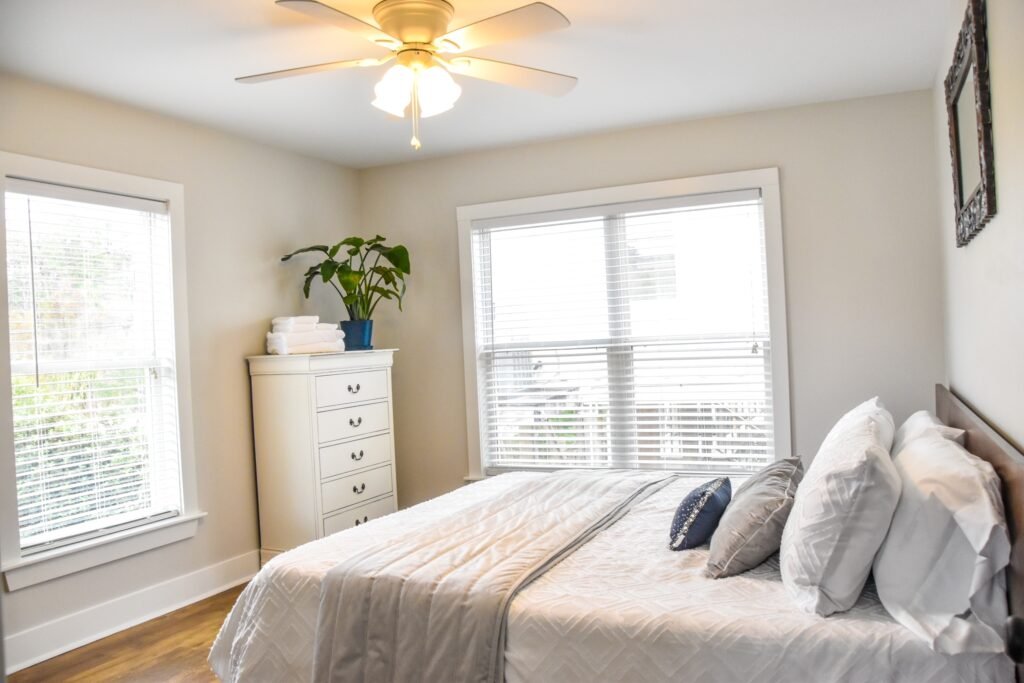 Waterfront Fairhope AL vacation rentals Mobile Bay guest bedroom