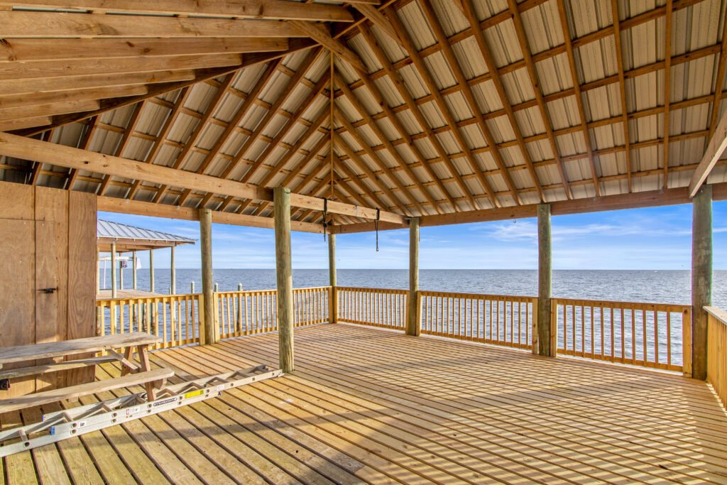 Charming bayfront cattage - wharf on bay