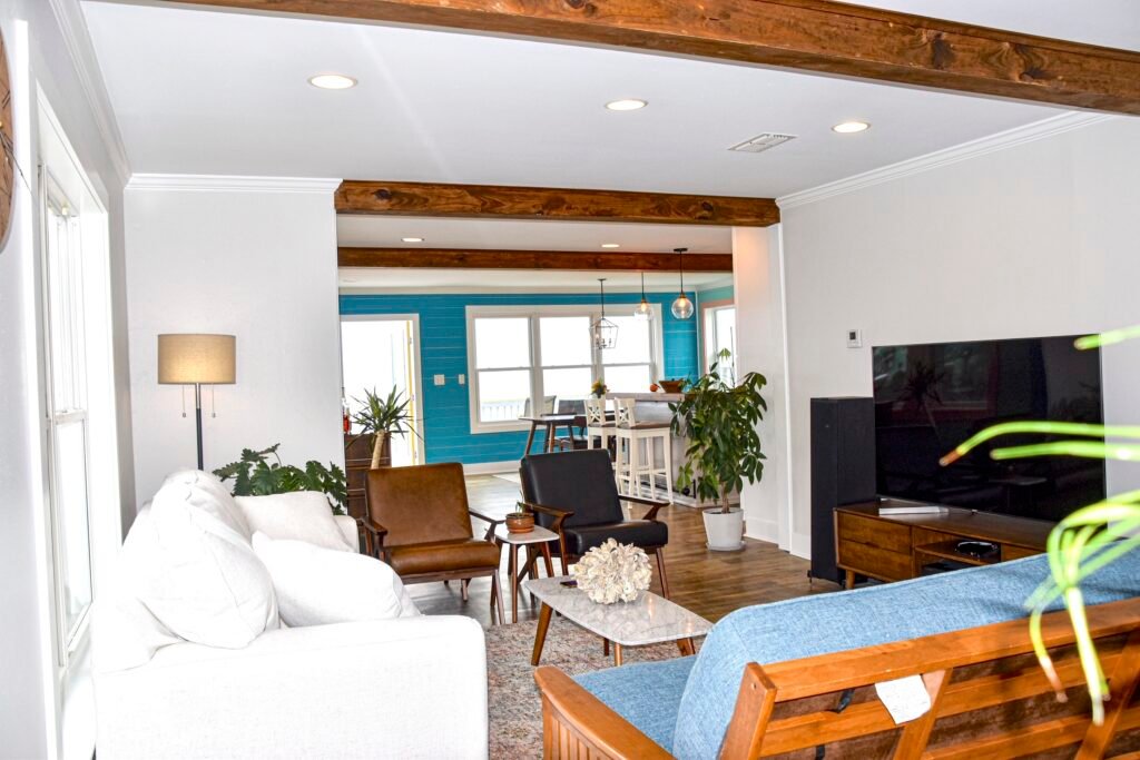 Waterfront Paradise -Fairhope vacation rental on the bay-furnished living room
