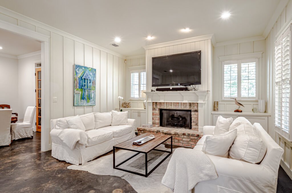 Emerson House Fairhope - living room seating Emerson House Fairhope vacation rentals near downtown - living room seating