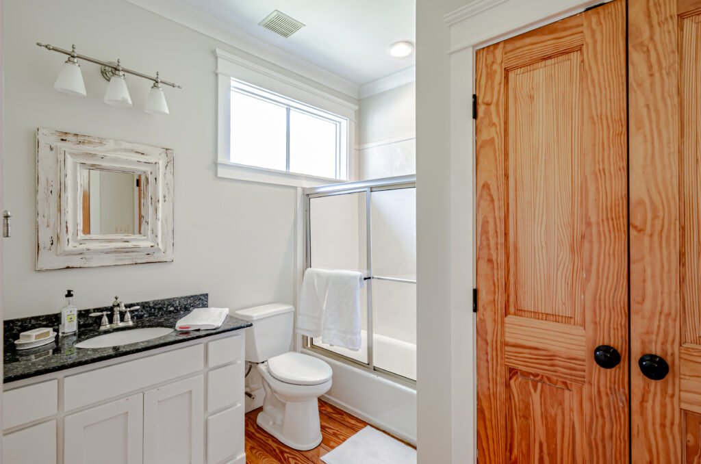 Emerson House - Fairhope vacation rental - upstairs bathroom