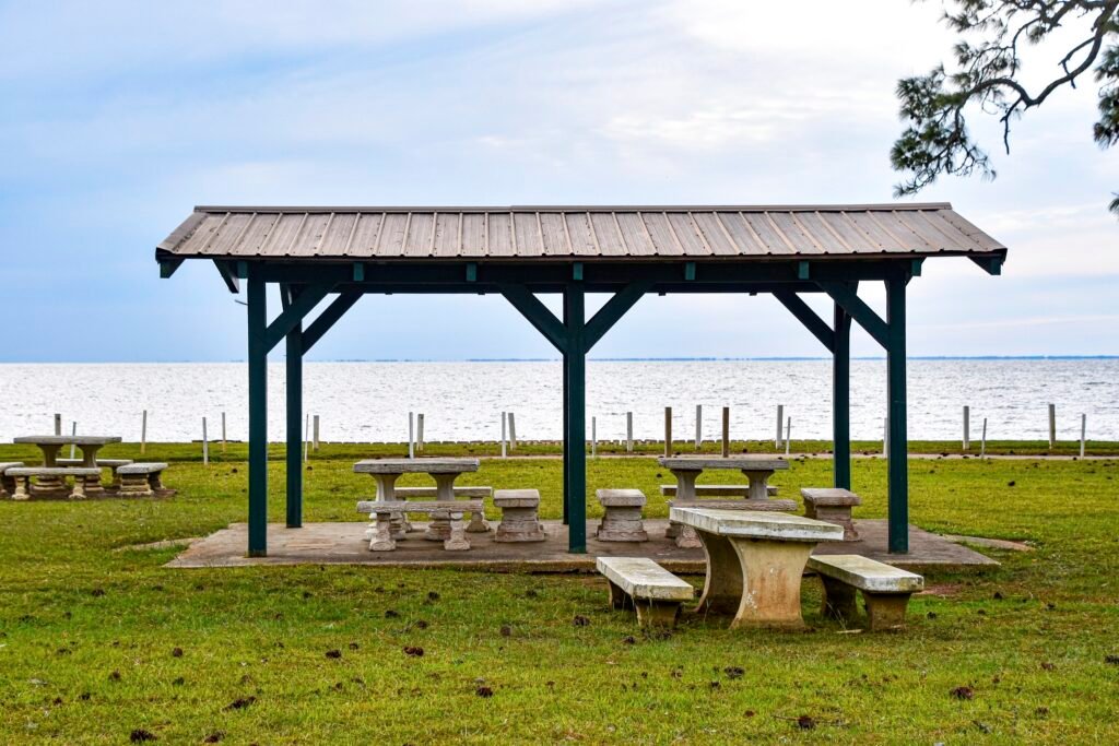 Mullet Point Park picnic tables