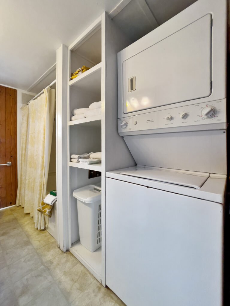 Mobile bay cottage rental Fairhope laundry