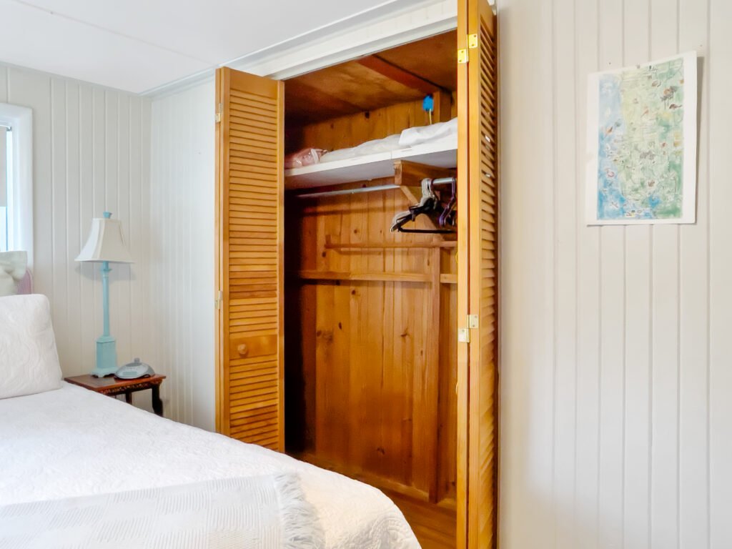 Mobile bay cottage rental Fairhope bedroom closet