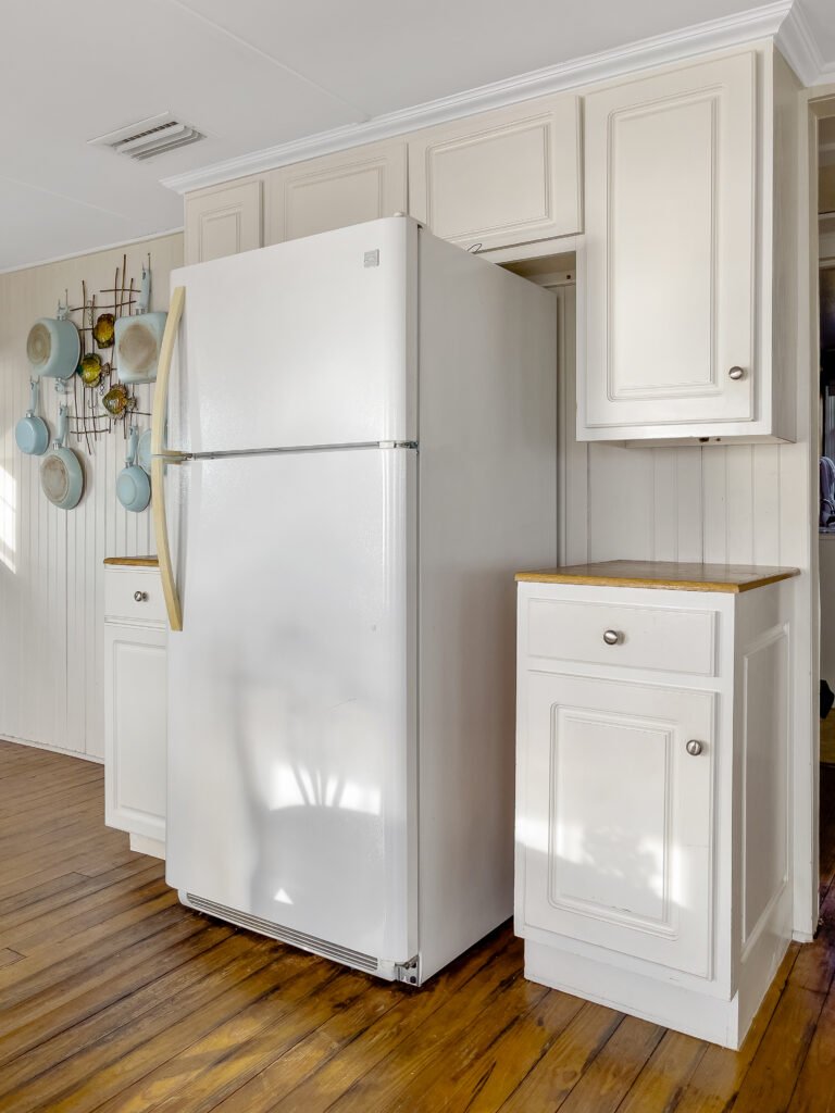 Mobile bay cottage rental Fairhope refrigerator and cabinets
